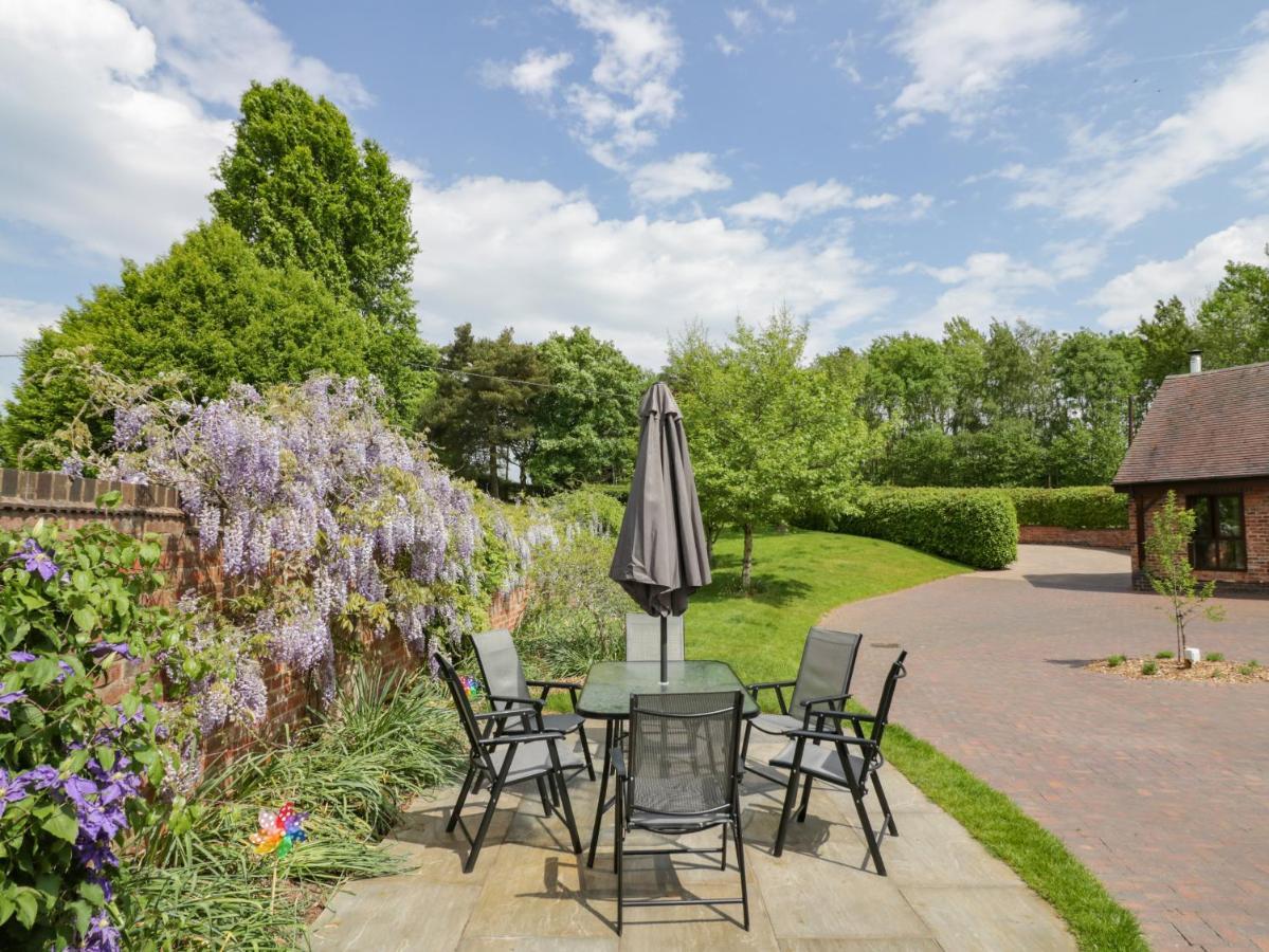 The Stables Villa Stourbridge Buitenkant foto